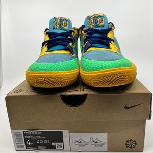 Nike Kyrie 8 GO SE GS Youth Size 4 Basketball Shoes New in Box!